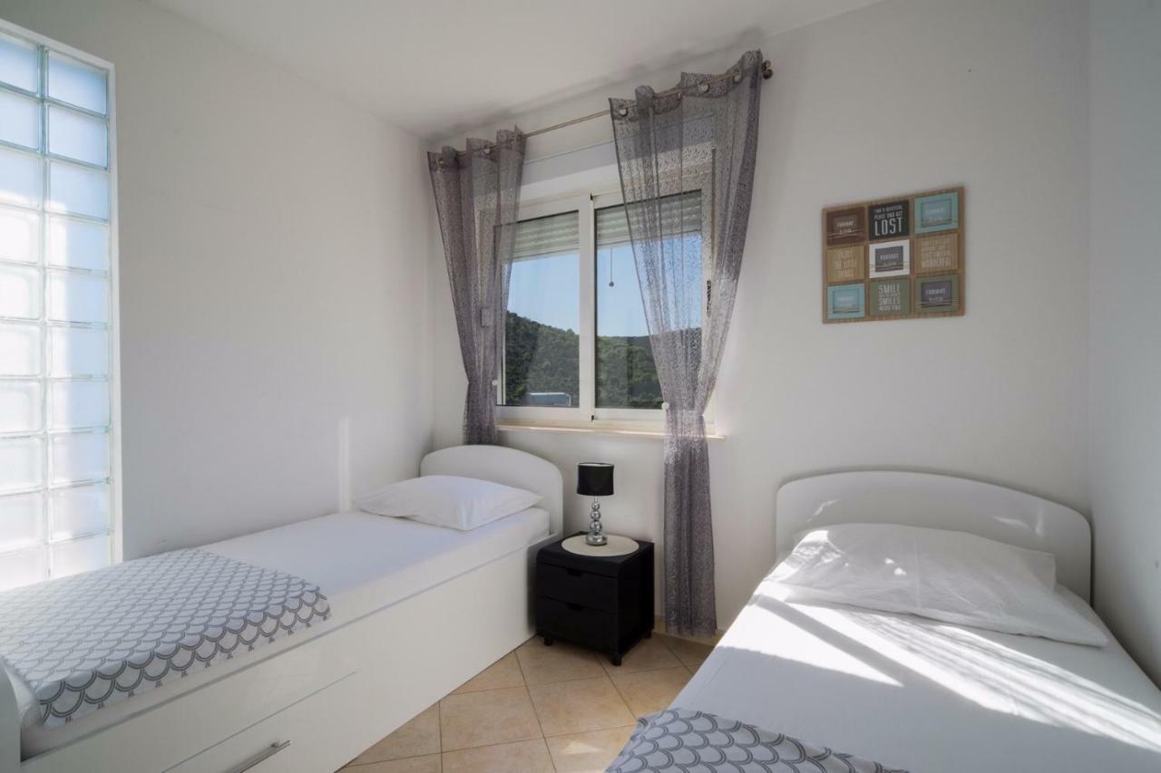 Apartments "Villa Antea" Vinisce Exterior photo