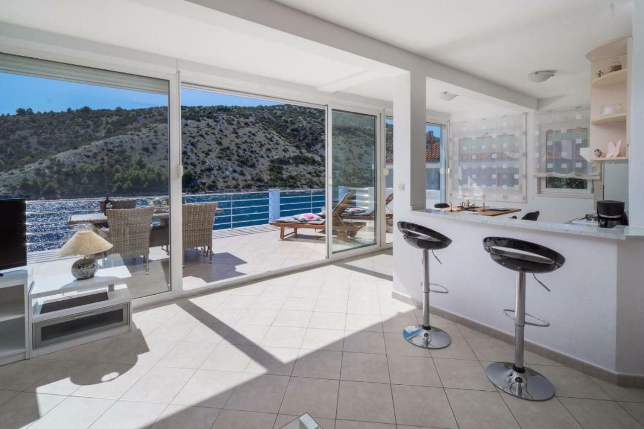 Apartments "Villa Antea" Vinisce Exterior photo